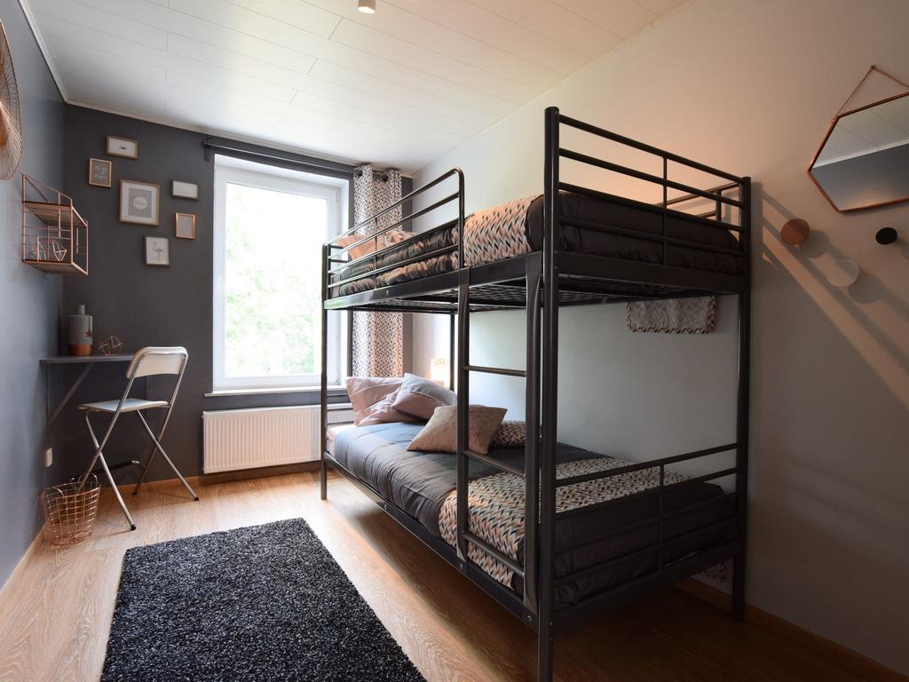 Modern Holiday Home In Bastogne With Fenced Garden Ngoại thất bức ảnh