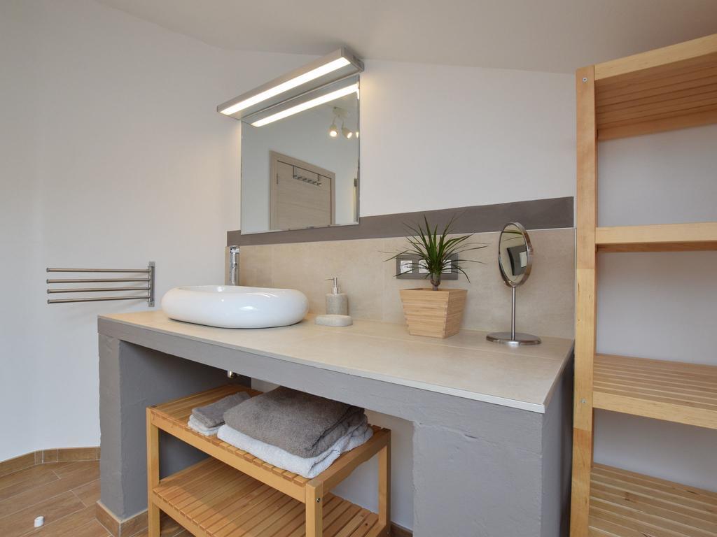 Modern Holiday Home In Bastogne With Fenced Garden Ngoại thất bức ảnh