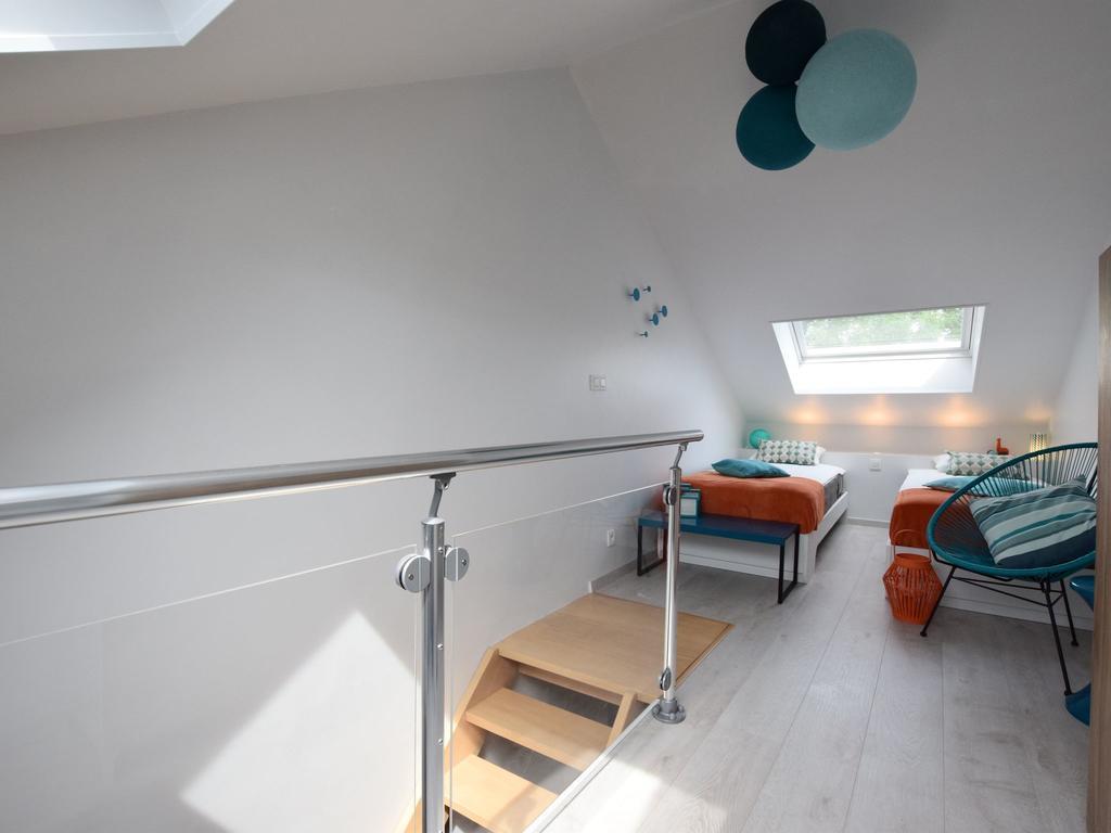 Modern Holiday Home In Bastogne With Fenced Garden Ngoại thất bức ảnh